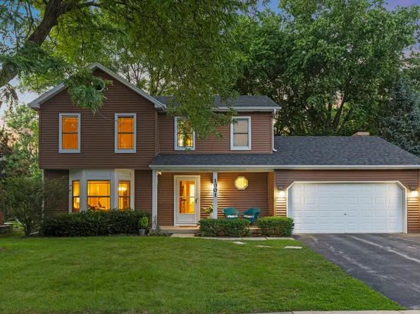 1001 Bayhill Ave, Naperville, IL 60565
