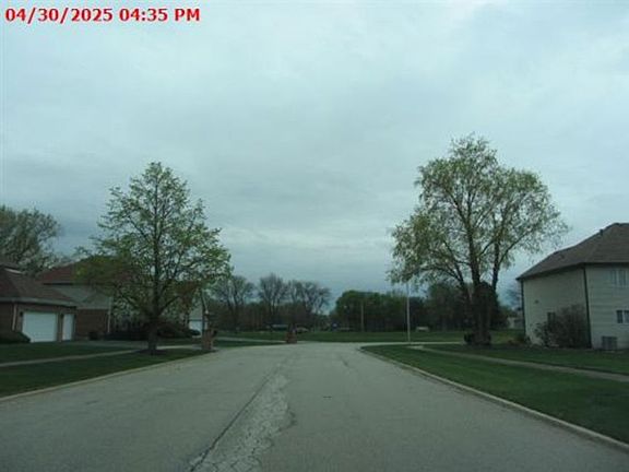 Exterior Neighborhood (street photo)
