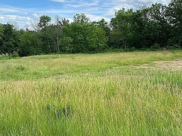 Shady Brook Ln, Pella, IA 50219