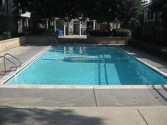 5th image of 8768 Pinecrest Pl