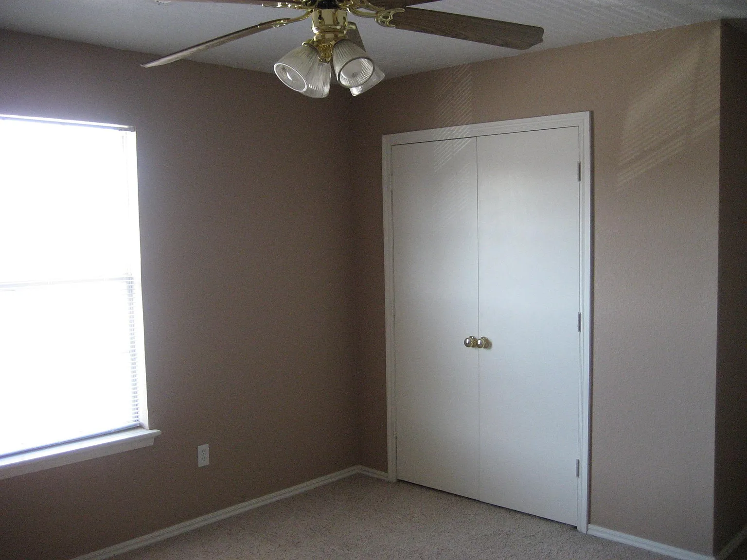 2 bed, 1.5 bath, 1000 sqft, $1,095 — Photo 4
