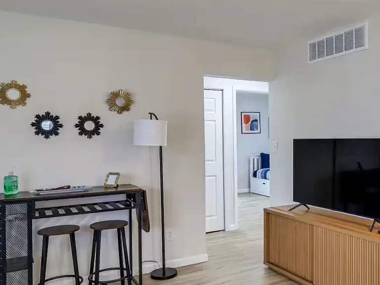 10251 Corning St — Photo 10