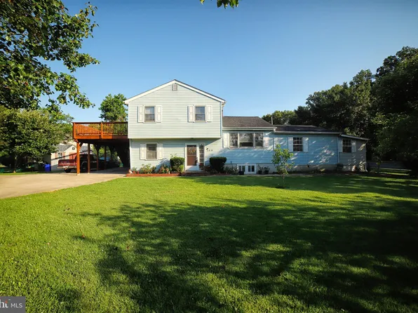 399 Hilltop Ln, Annapolis, MD 21403