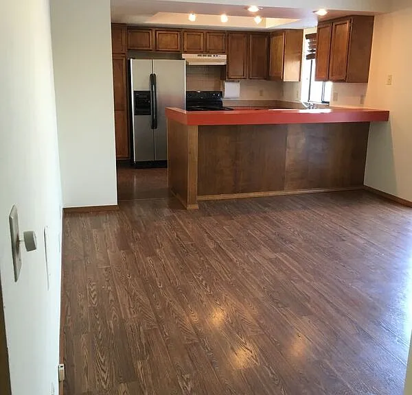 2720 S Jean St — Photo 2