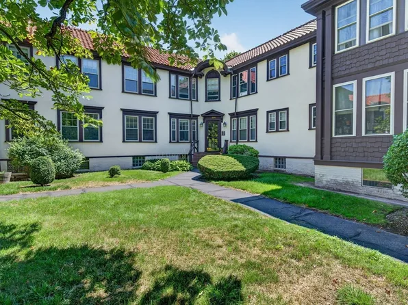 100 1/2 Main St APT M, Andover, MA 01810