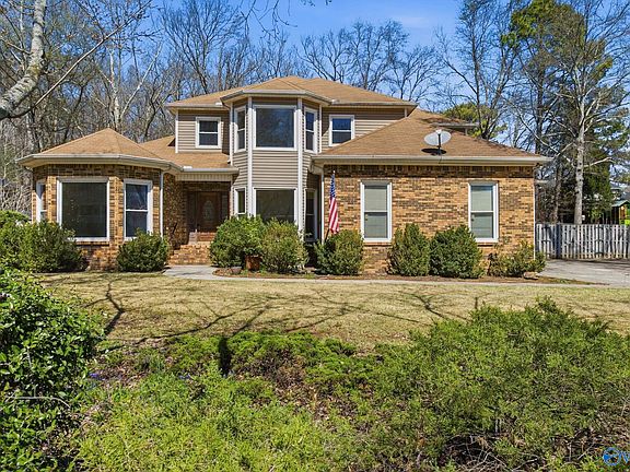 3rd image of 137 Oakhurst Dr