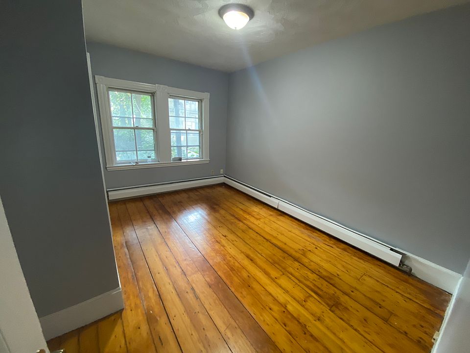 2nd image of 85 Spencer St #1