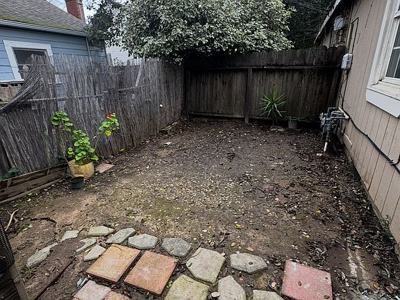 4th image of 808 W Lockeford St APT 1-2