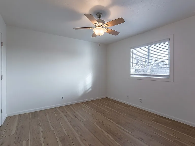 Cuming St Apartments — Photo 41