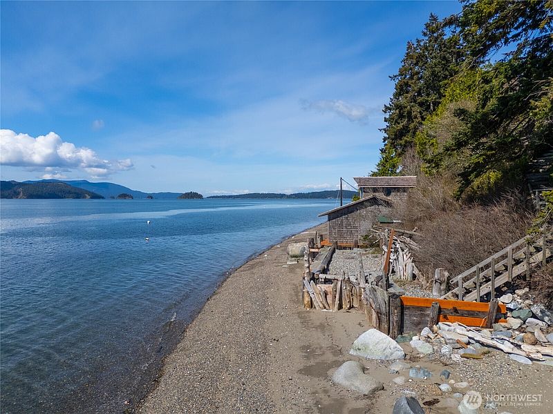4th image of 5132 West Shore Road
