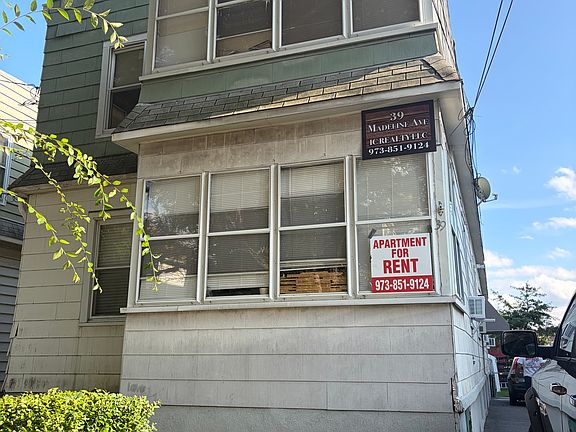2nd image of 39 Madeline Ave Floor 1