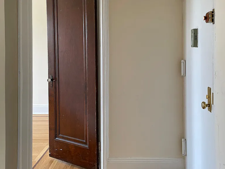 31-15 21st Ave #4C — Photo 5