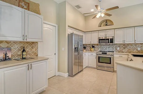 9477 Cedar Ridge Ln — Photo 10
