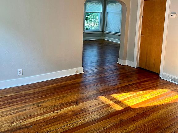 3rd image of 205 E Elm St #1