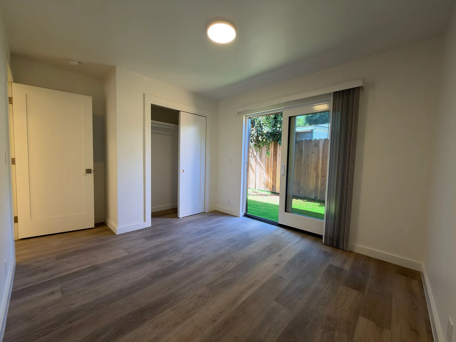 2 bed, $3,999 — Photo 3