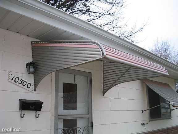 2nd image of 10500 Earl Dr