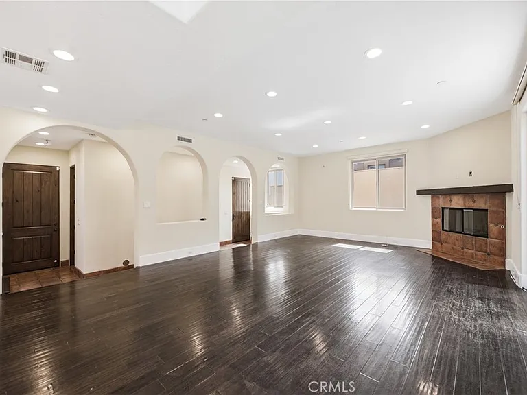1918 Harriman Ln — Photo 6