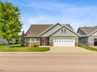 3628 Cypress Ln S, Fargo, ND 58104