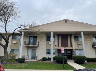 8992 Kennedy Dr APT 1B, Des Plaines, IL 60016