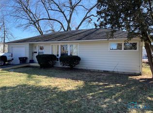 318 John Ct, Bowling Green, OH 43402
