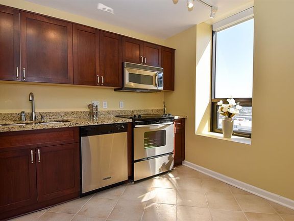 4th image of 1111 Caroline St APT 2918