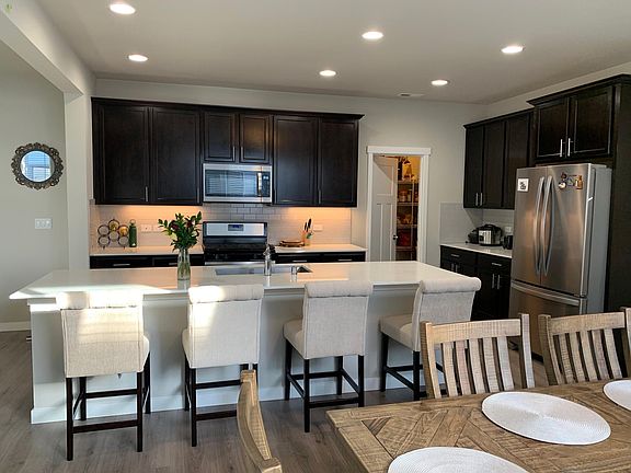 5th image of 2037 Seven Oaks St SE