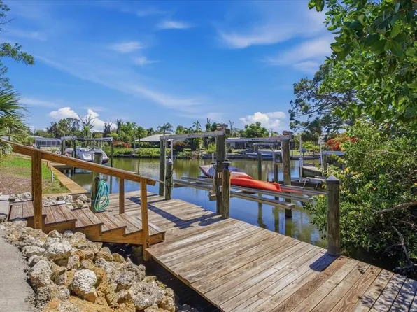 1231 Bayshore Dr, Englewood, FL 34223