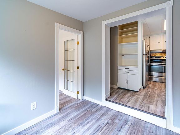 5th image of 2587 B Selwyn Rd #54