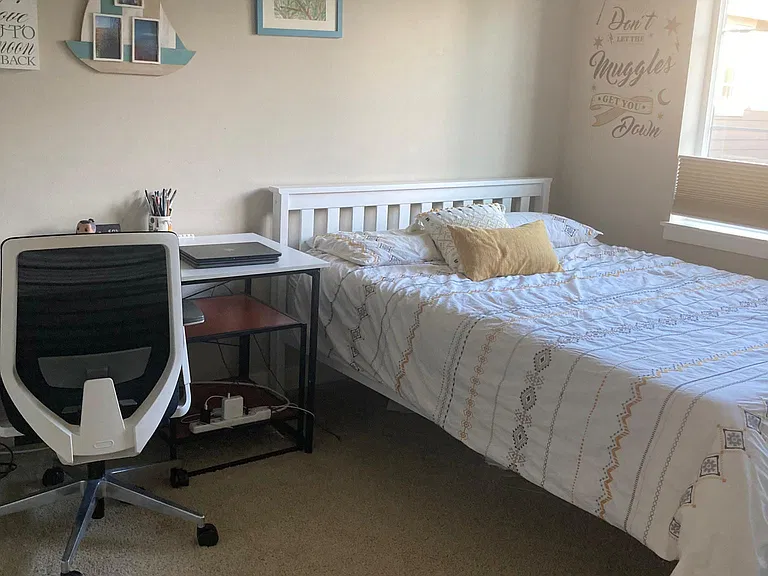 Upstairs: Bedroom 3