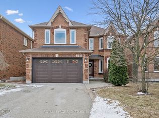 868 Bramble Ct, Mississauga, ON L5C 4S1
