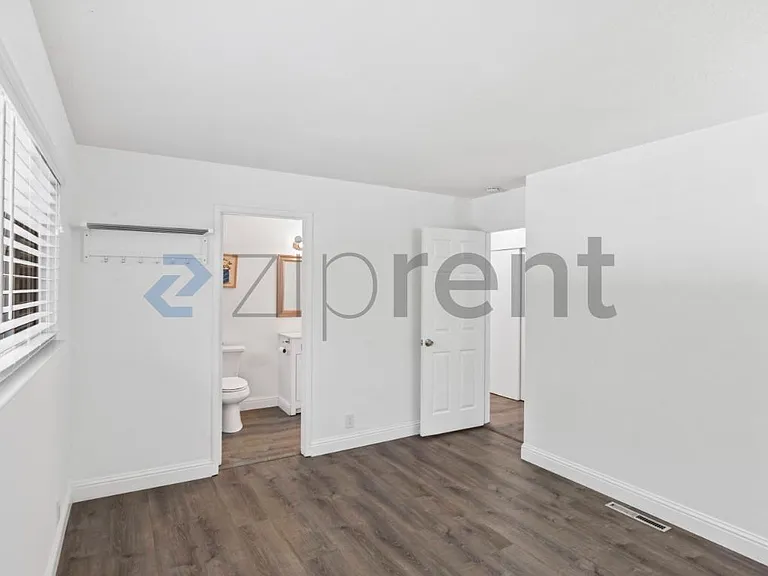 378 Spring Valley Ln — Photo 16