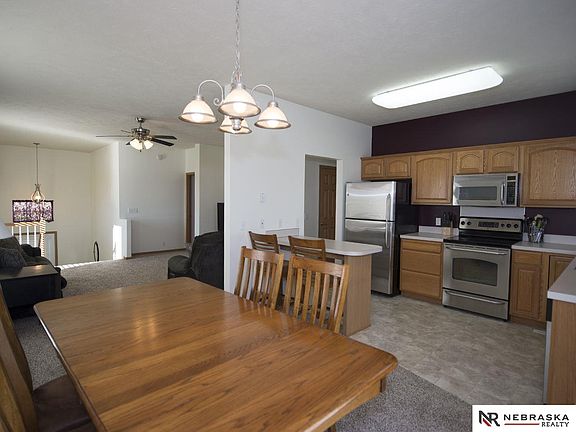 5th image of 15205 Camden Cir