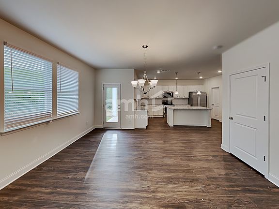 4th image of 433 Tributary Ln