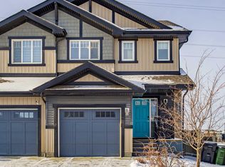 5704 Hawthorn Cmn SW, Edmonton, AB T6X 2L5