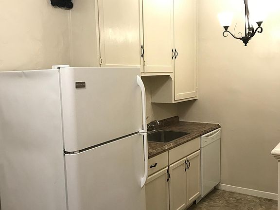 4th image of 15 Hawthorne Way #108