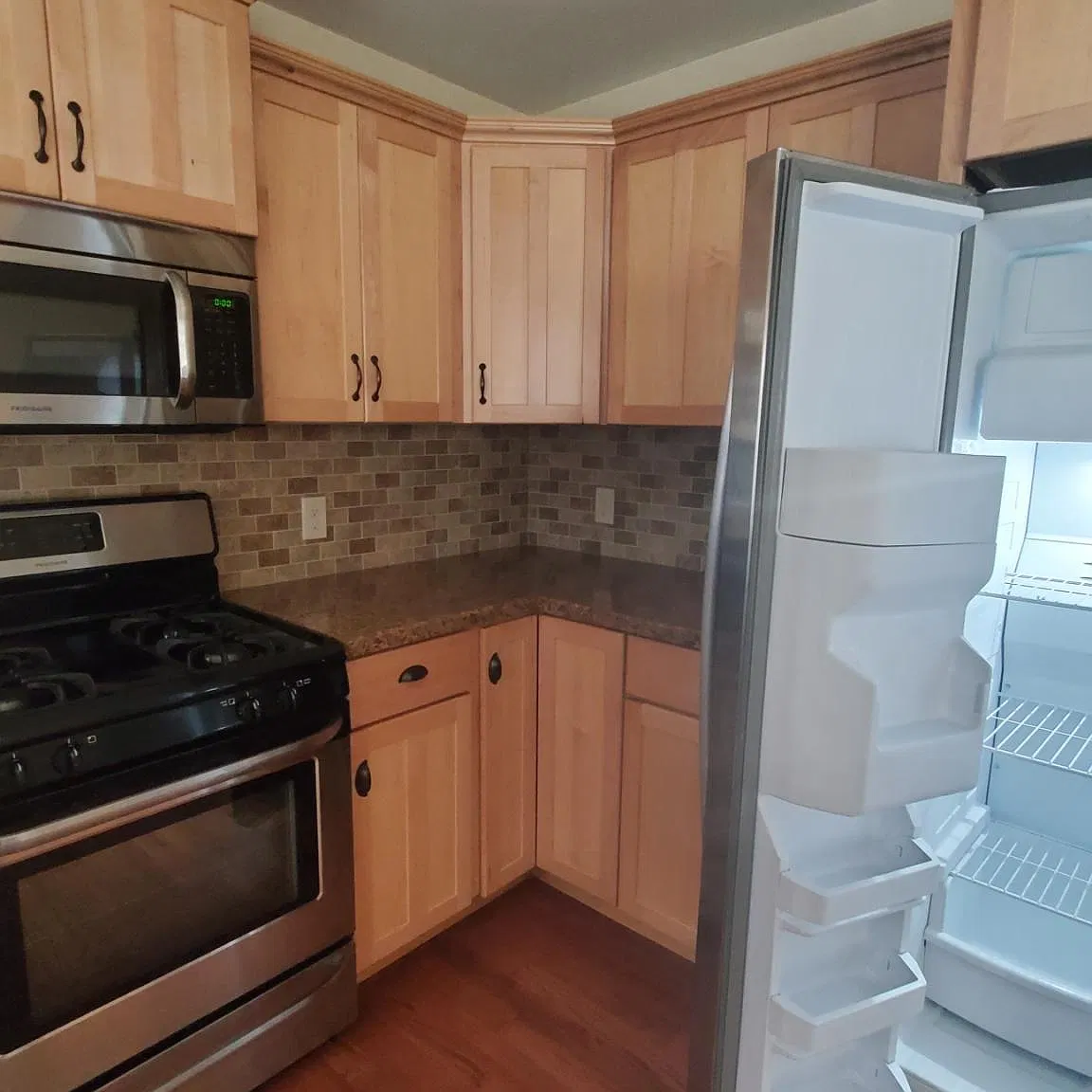 3 bed, 1700 sqft, $2,100 — Photo 4