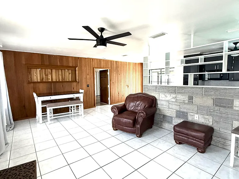 4221 Rose Ln NE — Photo 25