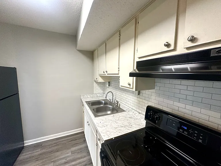 200 W Adair St #A7 — Photo 4