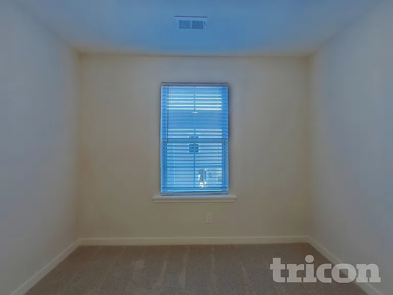 13869 Hill St — Photo 12