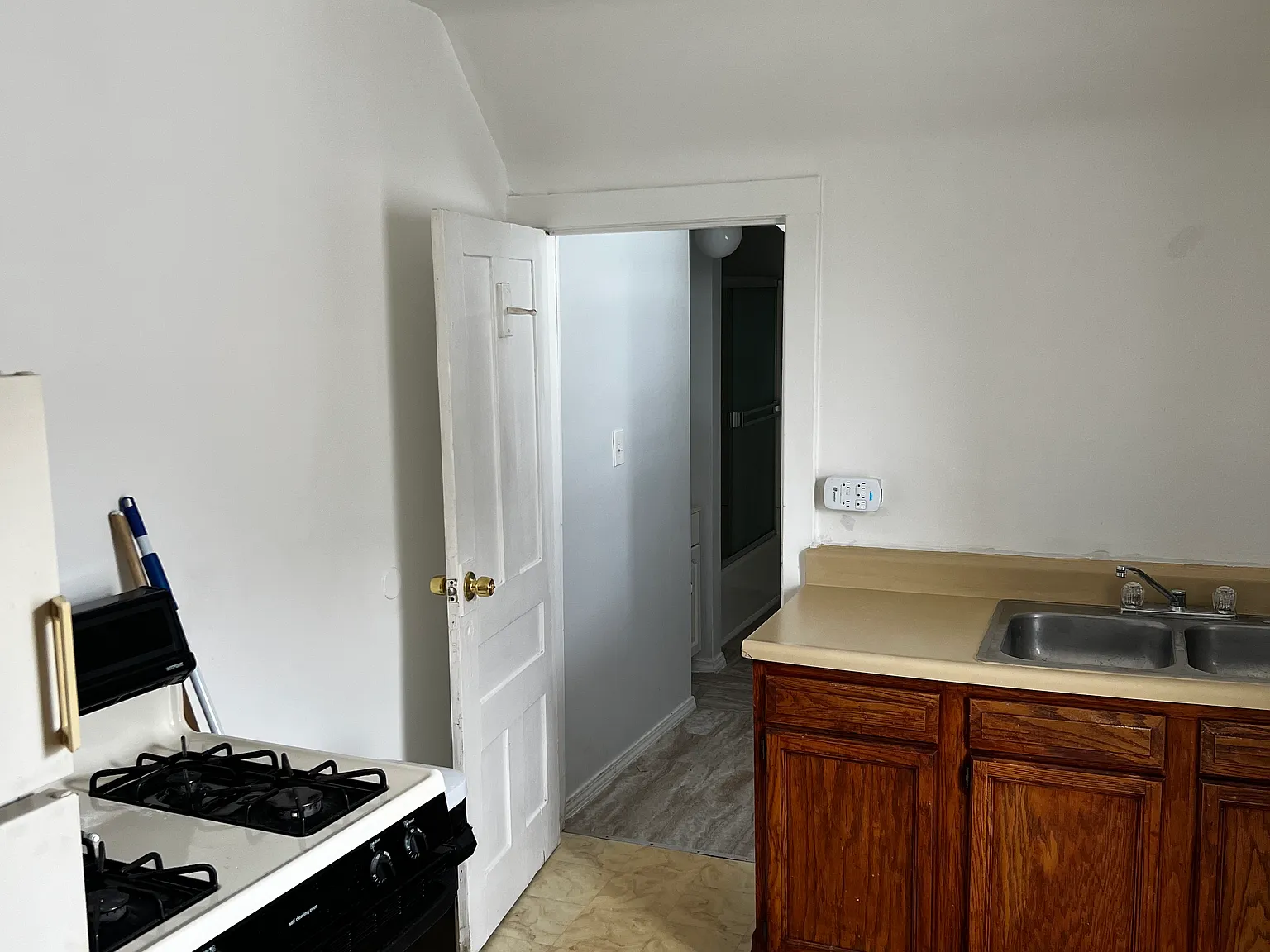 2 bed, 1100 sqft, $1,100 — Photo 4