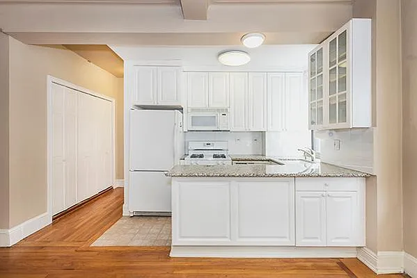 Rented by Keller Williams NYC | media 3