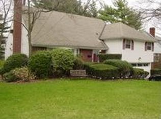 1662 Buckingham Rd, Teaneck, NJ 07666