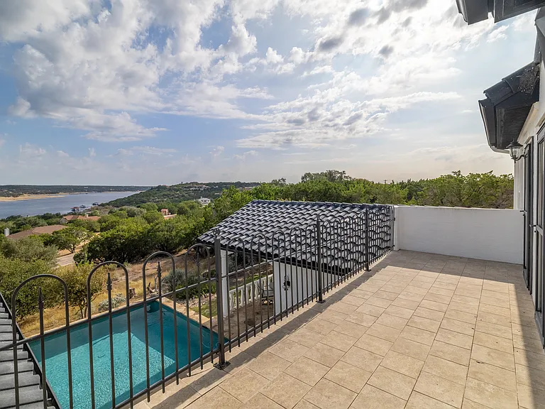 1128 Thurman Bluff Dr — Photo 30