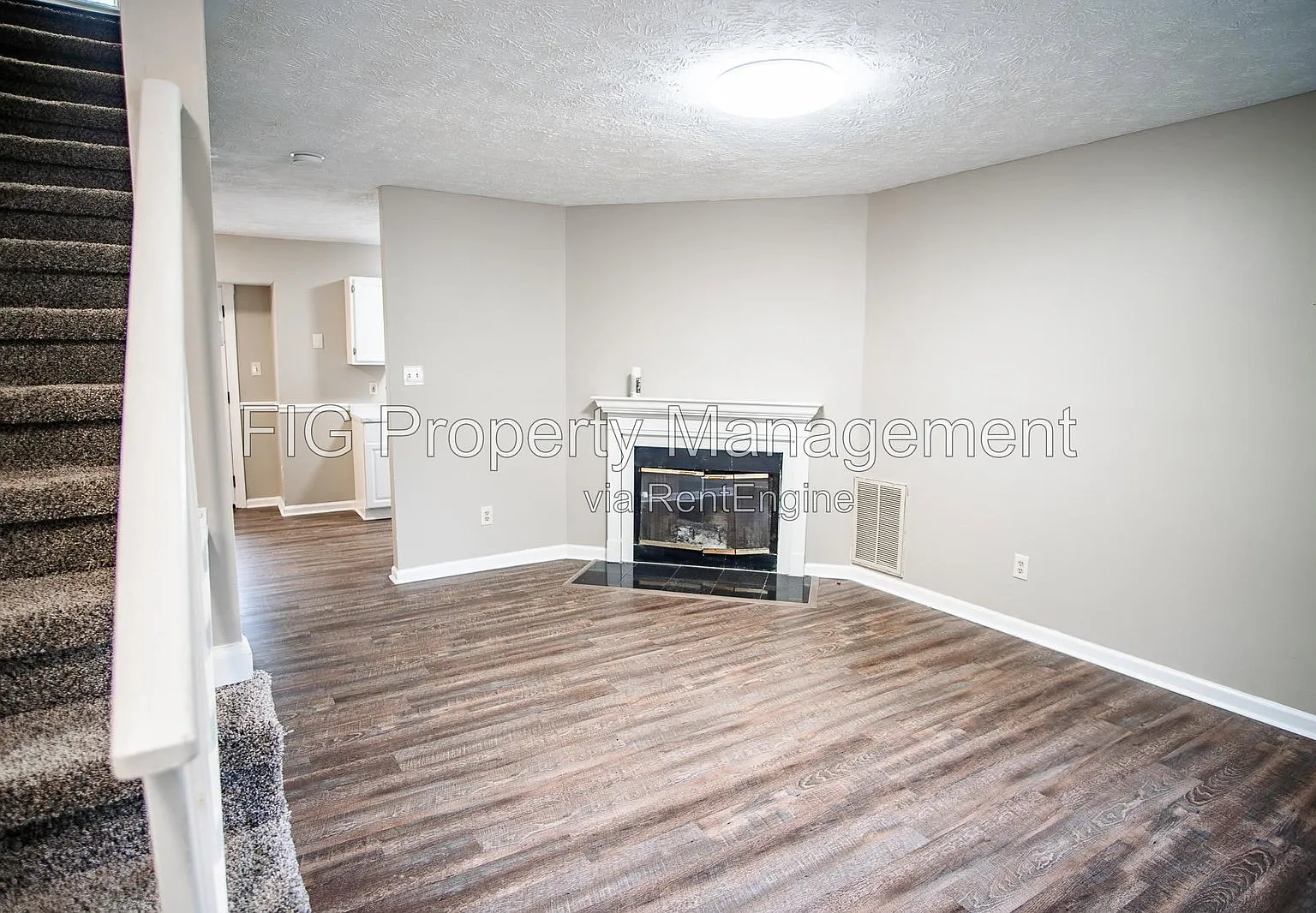 3 bed, 2.0 bath, 1350 sqft, $2,095 — Photo 4