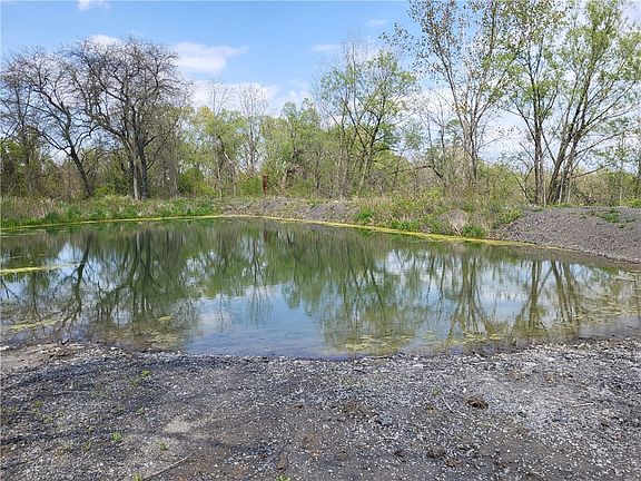 3rd image of 2855 Stout Rd