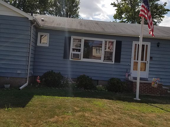 4th image of 230 Pacific Ave