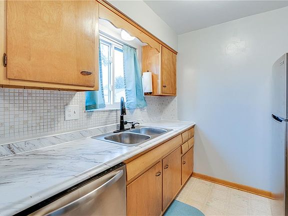 5th image of 754 Tallkron Dr