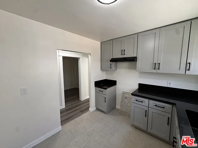 1100 Saint Louis Ave — Photo 8