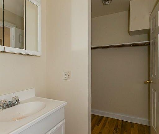 3rd image of 1220 Lasalle St #3C5