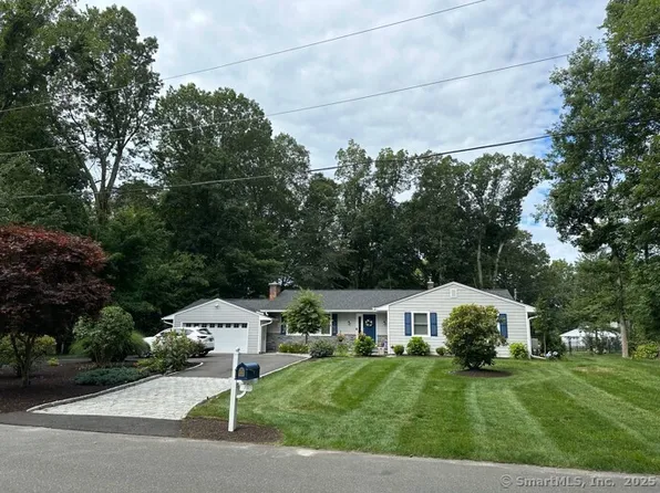 15 Evergreen Drive, Bethel, CT 06801